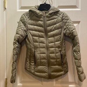 BCBGeneration Ultra Light Weight Packable Down Jacket (XS)